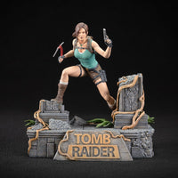 DARK HORSE CÓMIC Tomb Raider Estatua PVC Lara Croft 24 cm