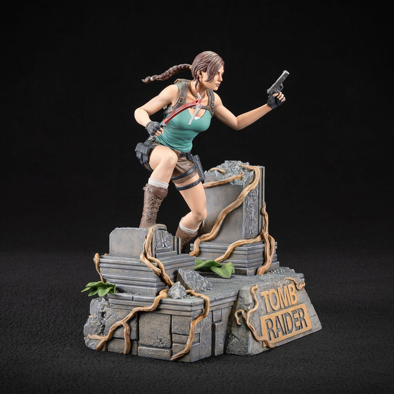 DARK HORSE CÓMIC Tomb Raider Estatua PVC Lara Croft 24 cm