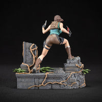 DARK HORSE CÓMIC Tomb Raider Estatua PVC Lara Croft 24 cm