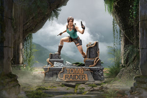 DARK HORSE CÓMIC Tomb Raider Estatua PVC Lara Croft 24 cm