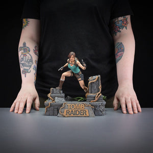 DARK HORSE CÓMIC Tomb Raider Estatua PVC Lara Croft 24 cm