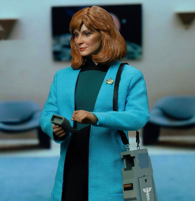 EXO 6 Star Trek: The Next Generation Figura 1/6 Dr. Beverly Crusher (Standard Edition) 27 cm