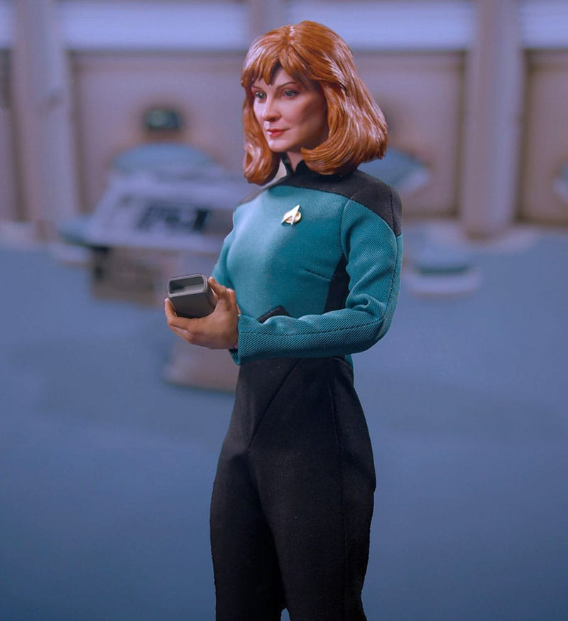 EXO 6 Star Trek: The Next Generation Figura 1/6 Dr. Beverly Crusher (Essential Edition) 27 cm