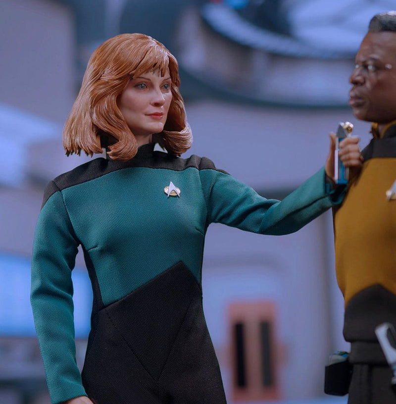 EXO 6 Star Trek: The Next Generation Figura 1/6 Dr. Beverly Crusher (Essential Edition) 27 cm