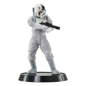 GENTLE GIANT Star Wars: Episodio V - El Imperio contraataca Estatua Milestones 1/6 AT-AT Pilot 30 cm