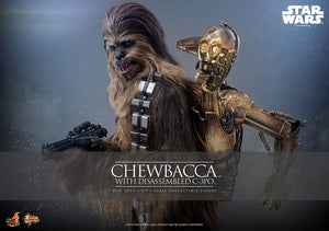 HOT TOYS Star Wars Episode V Figura Movie Masterpiece 1/6 Chewbacca with Disassembled C-3PO 36 cm