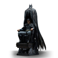 IRON STUDIOS DC Comics Estatua Legacy Replica 1/4 Batman and Bruce Wayne 79 cm