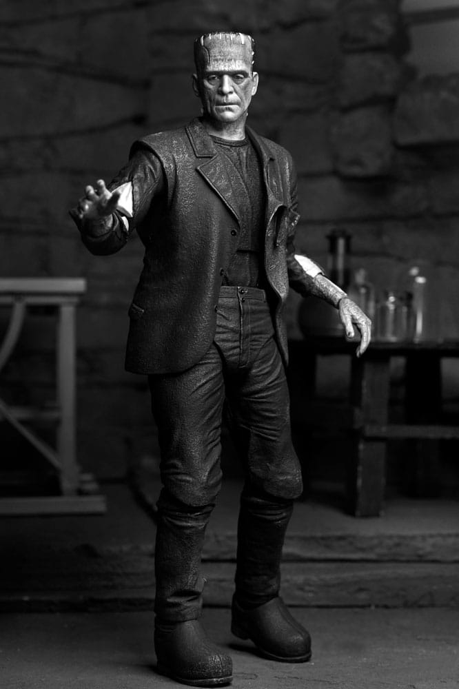 NECA Universal Monsters Figura Ultimate Frankenstein's Monster (Bride of Frankenstein) (B&W) 18 cm