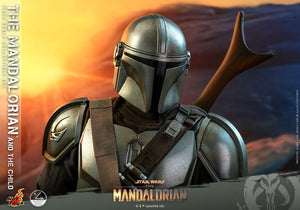 Hot Toys 1/4 Star Wars The Mandalorian: The Mandalorian & The Child Collectible Set