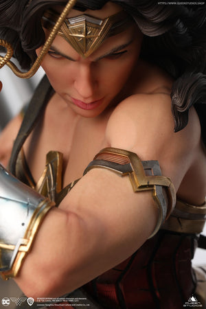 Queen Studios 1/4 Wonder Woman Premium Statue (Edición: Brazos Extra + Escudo + Espada)