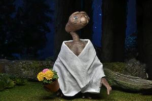 E.T. 40TH ANNIVERSARY ULTIMATE ACTION FIGURE