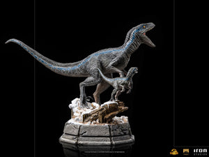 Jurassic World Dominion Estatua 1/10 Deluxe Art Scale Blue and Beta 20 cm