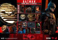 Hot Toys 1/6 The Batman: Batman With Bat-Signal
