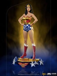 DC Comics Estatua 1/10 Deluxe Art Scale Wonder Woman Lynda Carter 23 cm