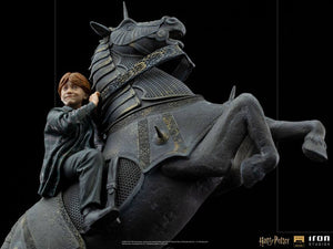 Harry Potter Estatua Deluxe Art Scale 1/10 Ron Weasley at the Wizard Chess 35 cm