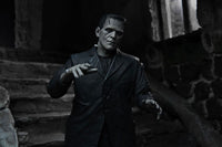 Universal Monsters Figura Ultimate Frankenstein's Monster (Black & White) 18 cm