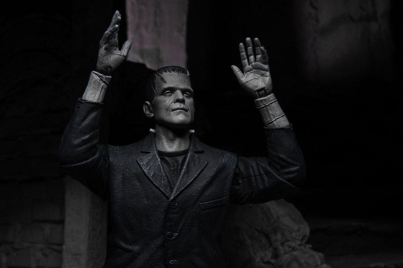 Universal Monsters Figura Ultimate Frankenstein's Monster (Black & White) 18 cm