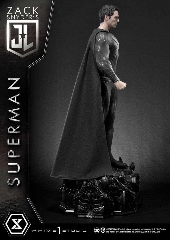 Justice League Estatua Superman Black Suit Edition 84 cm